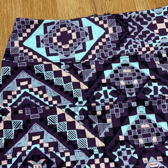 NWOT Women's Purple Multicolored Abstract Print Bodycon Mini Pencil Style Skirt - Picture 2 of 7